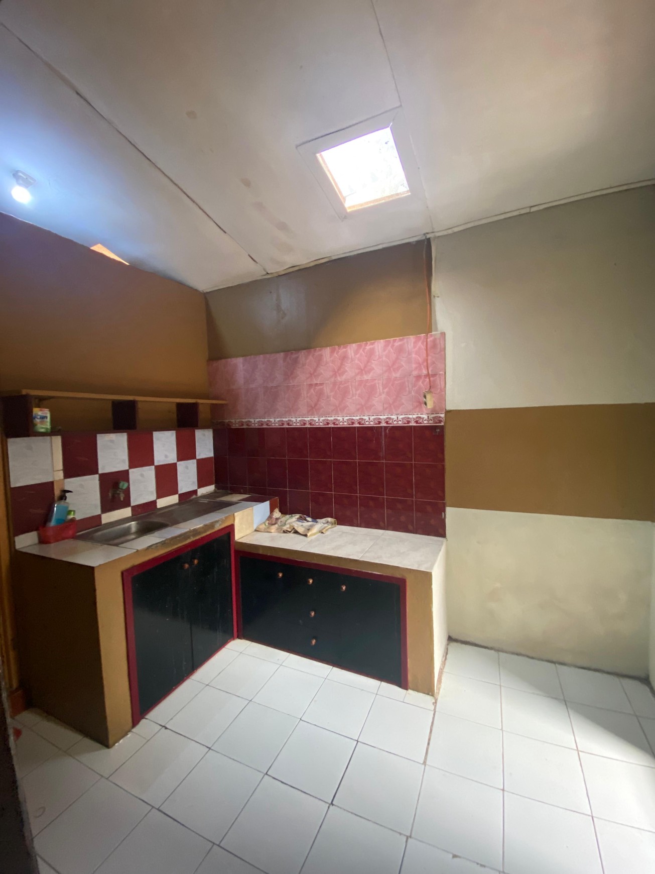 Dijual Rumah di Jalan Bina Karya Pondok Kelapa Jakarta Timur SHM