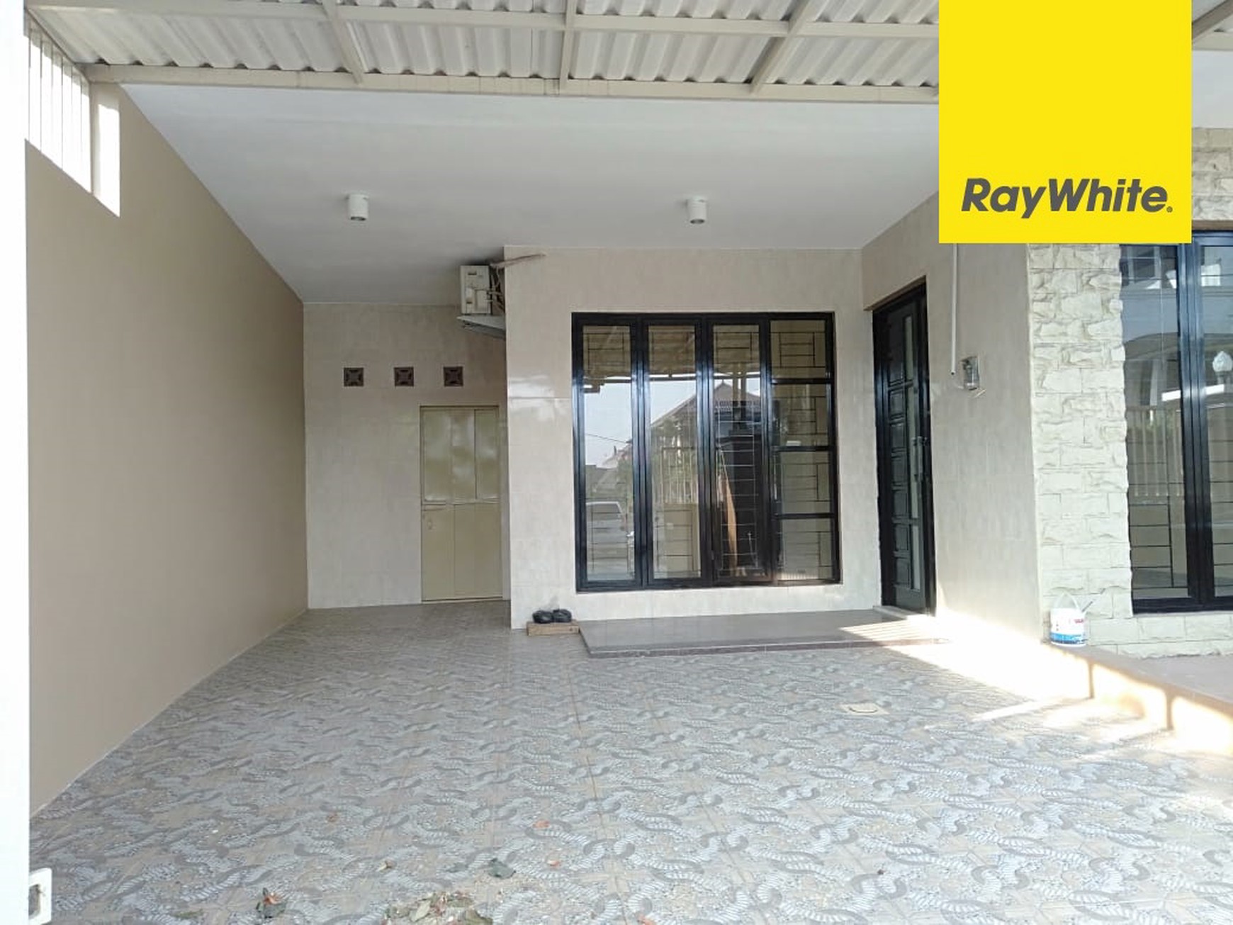 Dijual Rumah 2 lantai SHM di Pondok Mutiara Sidoarjo