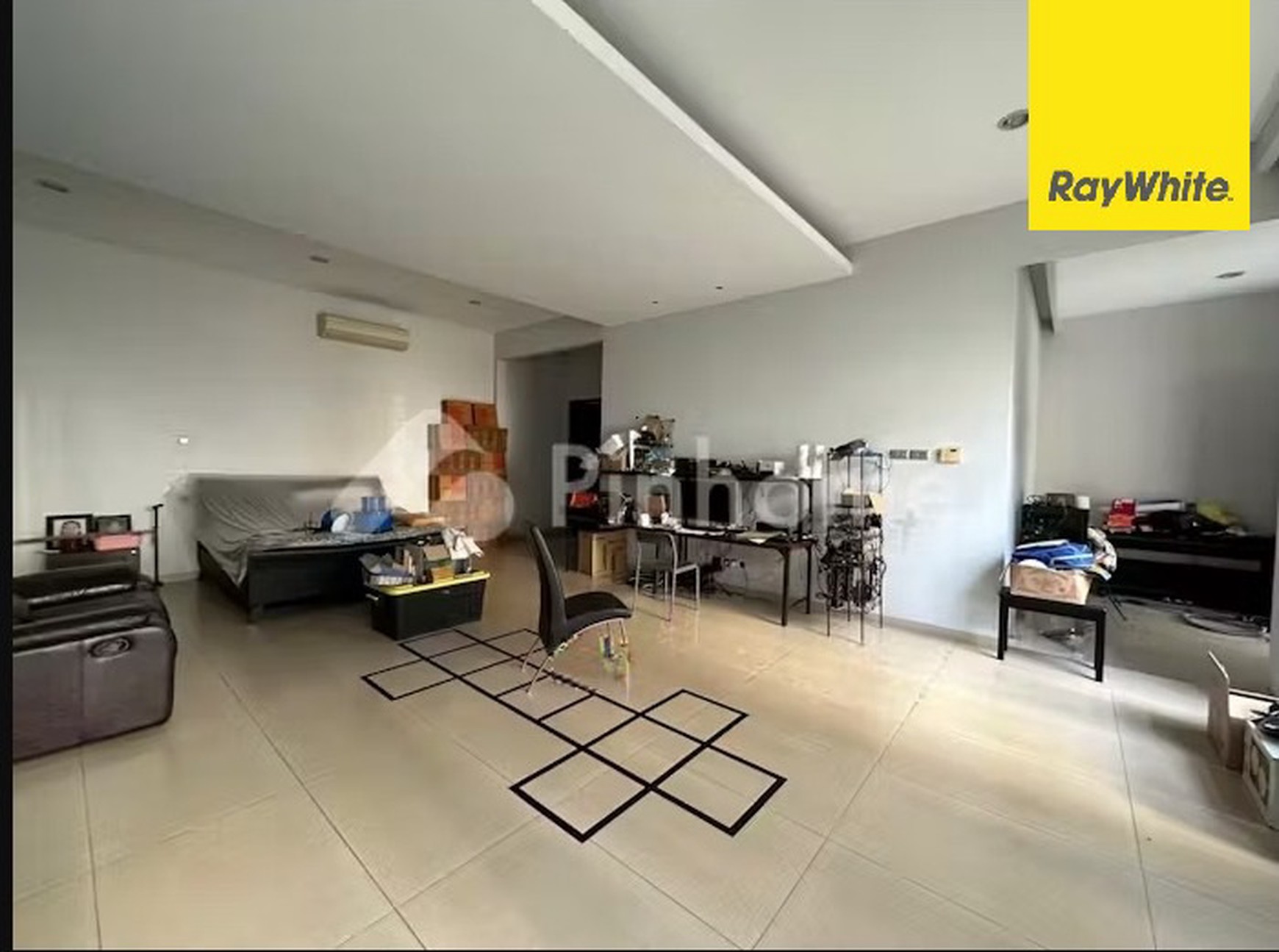 Dijual Rumah 2 lantai SHM di Pondok Mutiara Sidoarjo