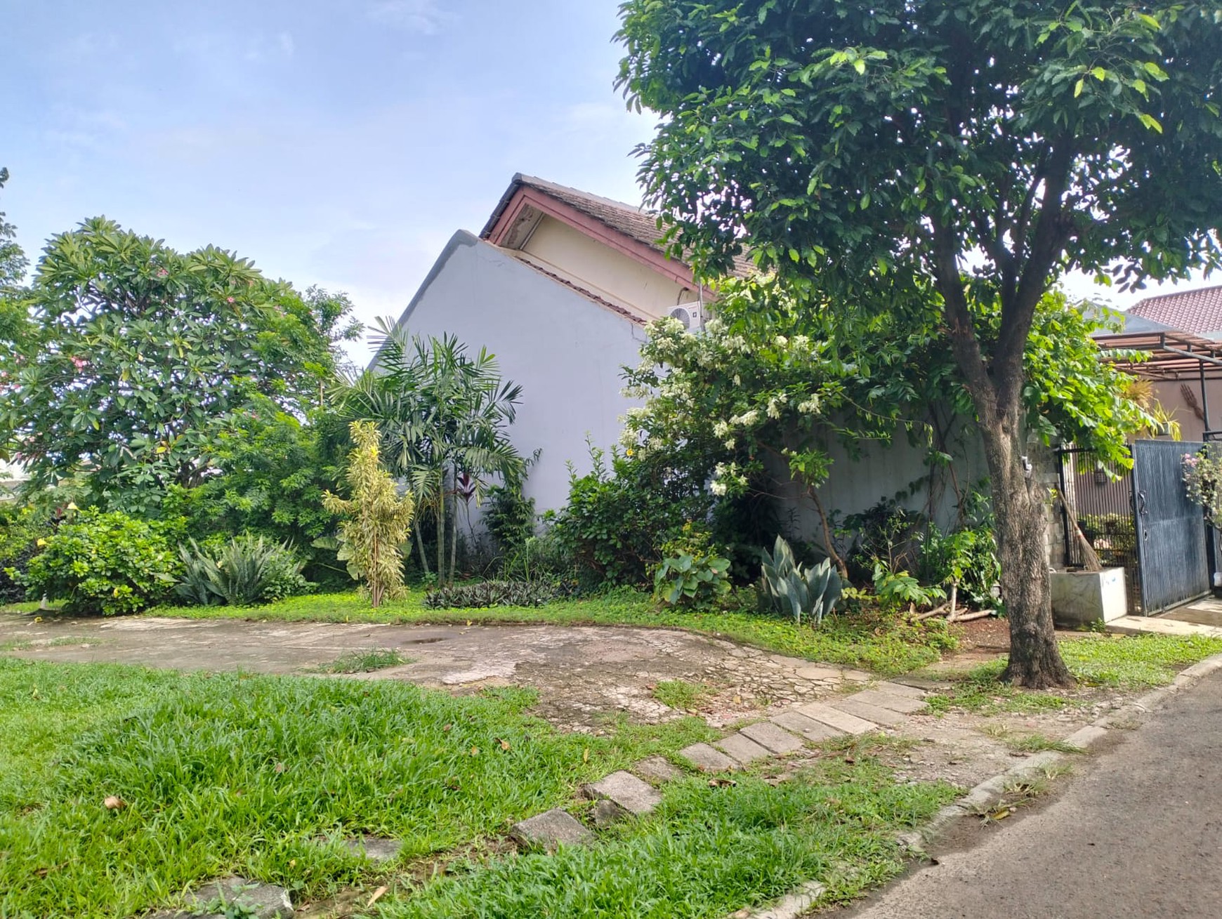 Rumah Siap Huni Full Furnished dengan Hunian Nyaman dan Asri di BSD, Nusaloka