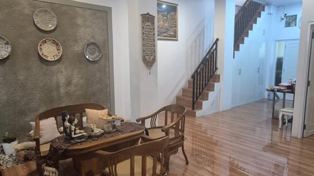Rumah 2½ Lantai di Jakarta Selatan dengan KT 3+1 dan KM 2+1 Lokasi Strategis Siap Huni