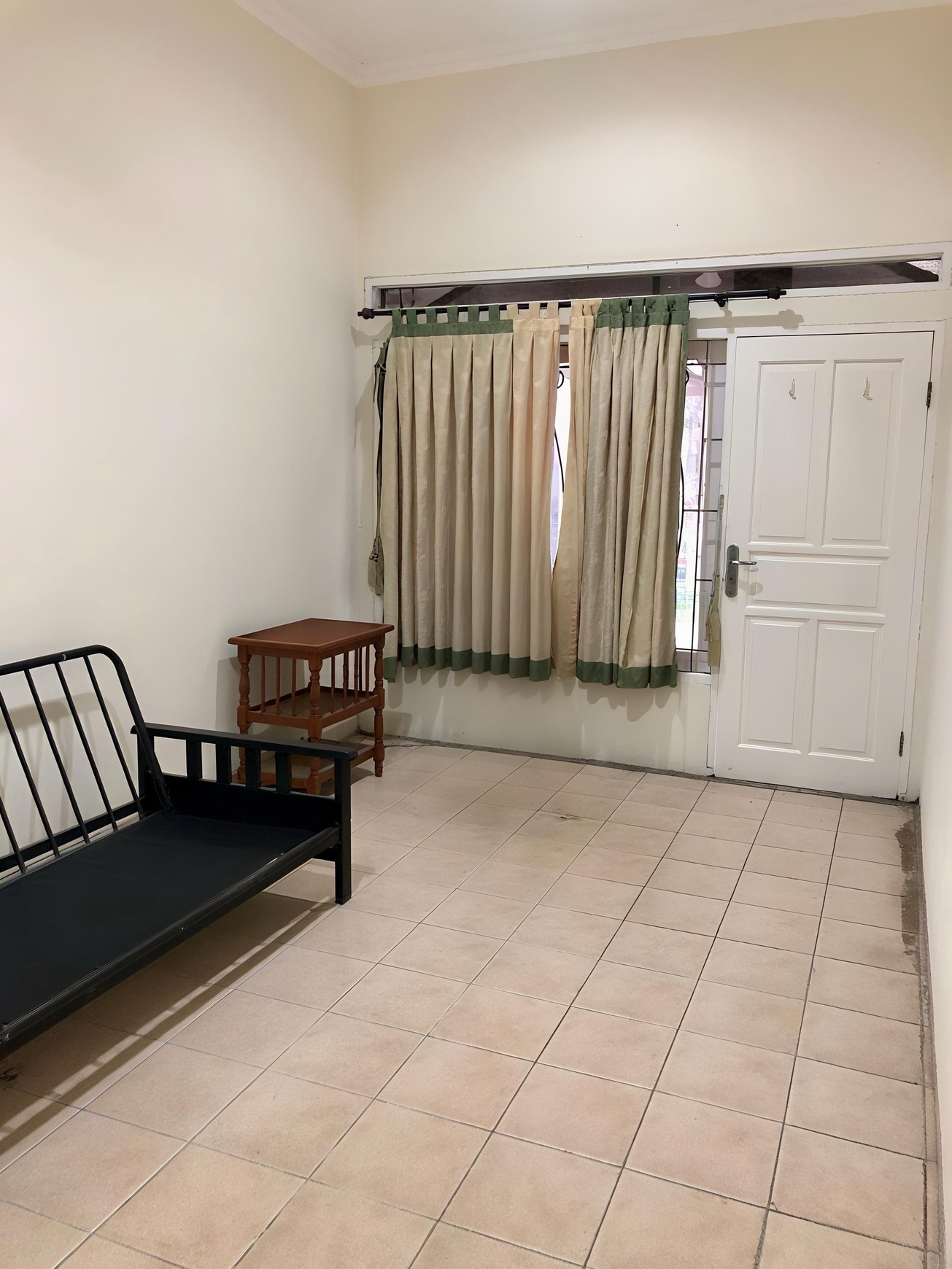 Dijual Cepat Rumah 2 Lantai Siap Huni di Kawasan Asri dan Hijau di Cirendeu. Tangsel Rasa Jaksel.