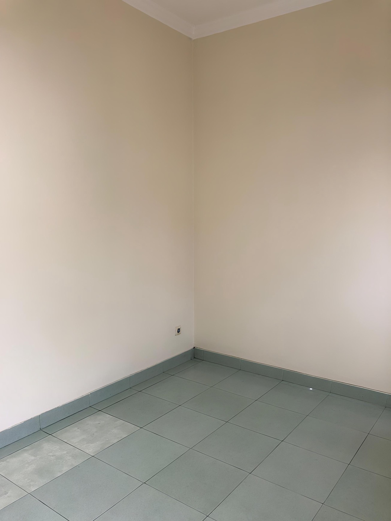 Dijual Cepat Rumah 2 Lantai Siap Huni di Kawasan Asri dan Hijau di Cirendeu. Tangsel Rasa Jaksel.