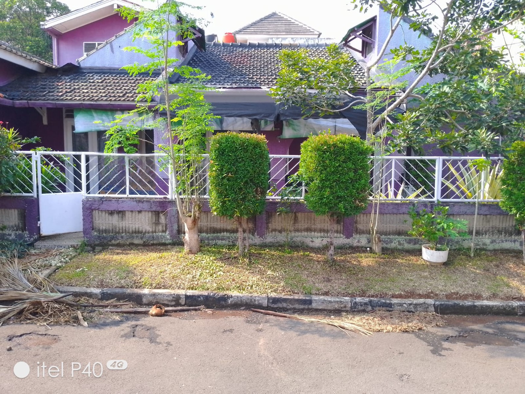 Rumah Hitung Tanah Luas 300 m2 dengan Lokasi Strategis @Pamulang Barat, Pamulang