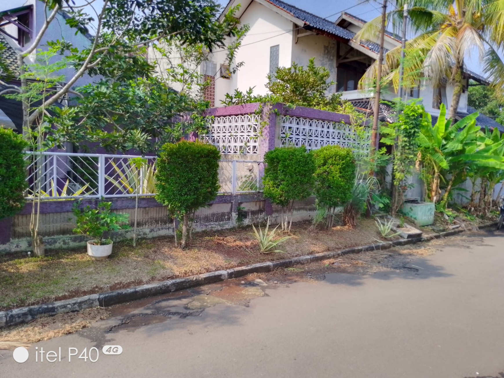 Rumah Hitung Tanah Luas 300 m2 dengan Lokasi Strategis @Pamulang Barat, Pamulang