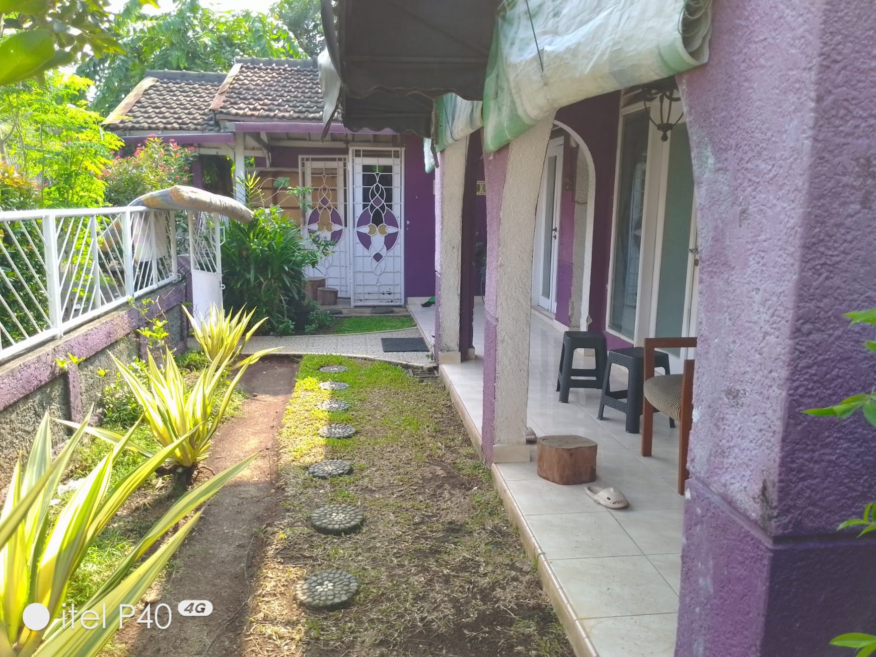 Rumah Hitung Tanah Luas 300 m2 dengan Lokasi Strategis @Pamulang Barat, Pamulang
