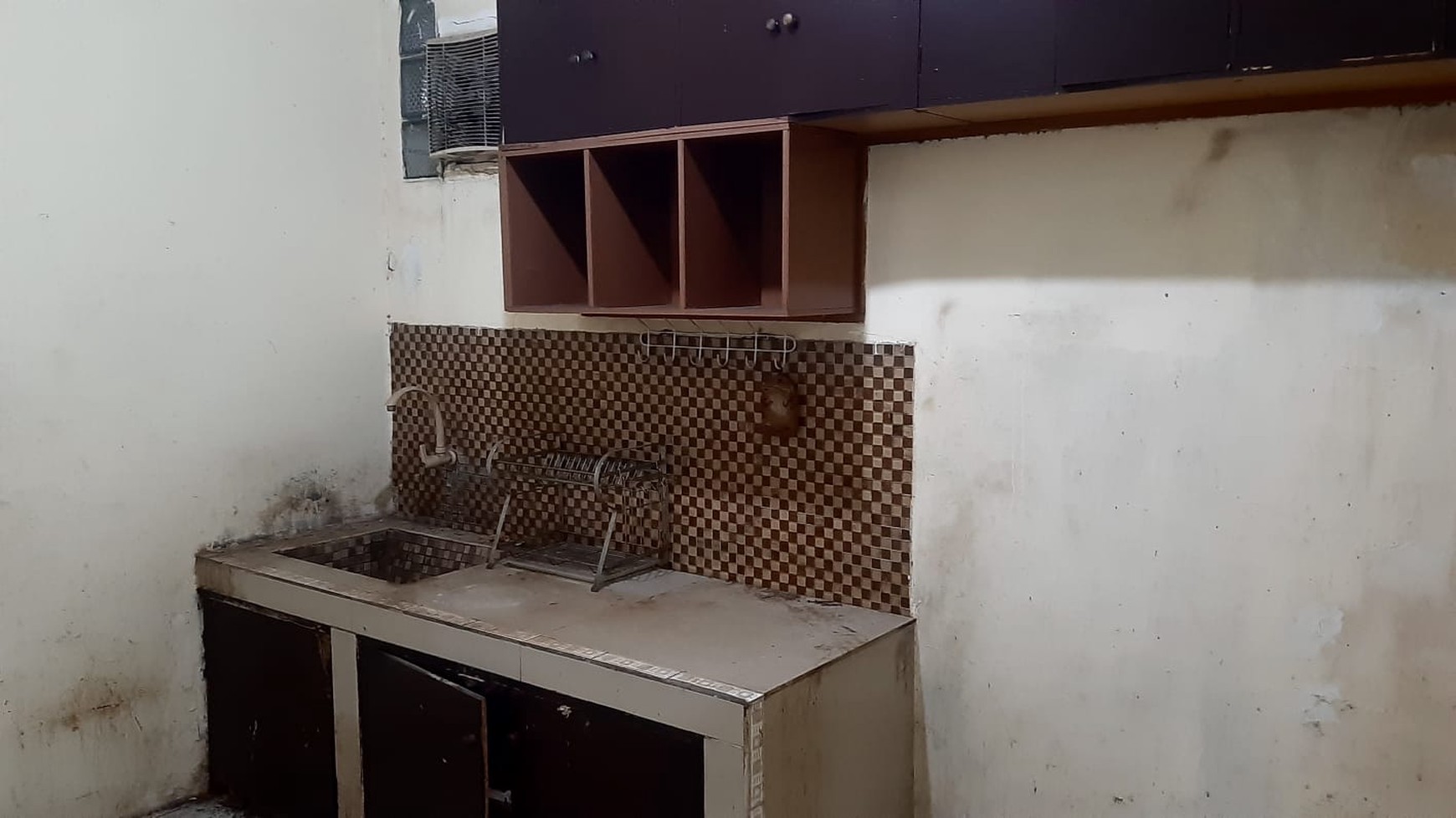 Dijual Rumah Tua di jalan Delman, Tanah Kusir, Jaksel