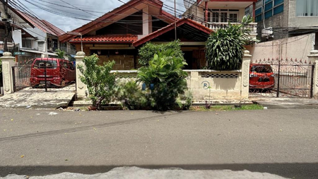 Dijual Rumah Tua di jalan Delman, Tanah Kusir, Jaksel 
