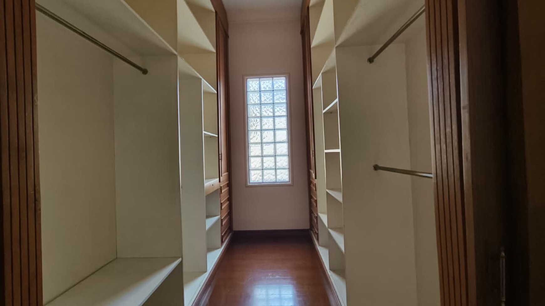 Rumah disewakan di Pondok Indah - Tenang dan Aman