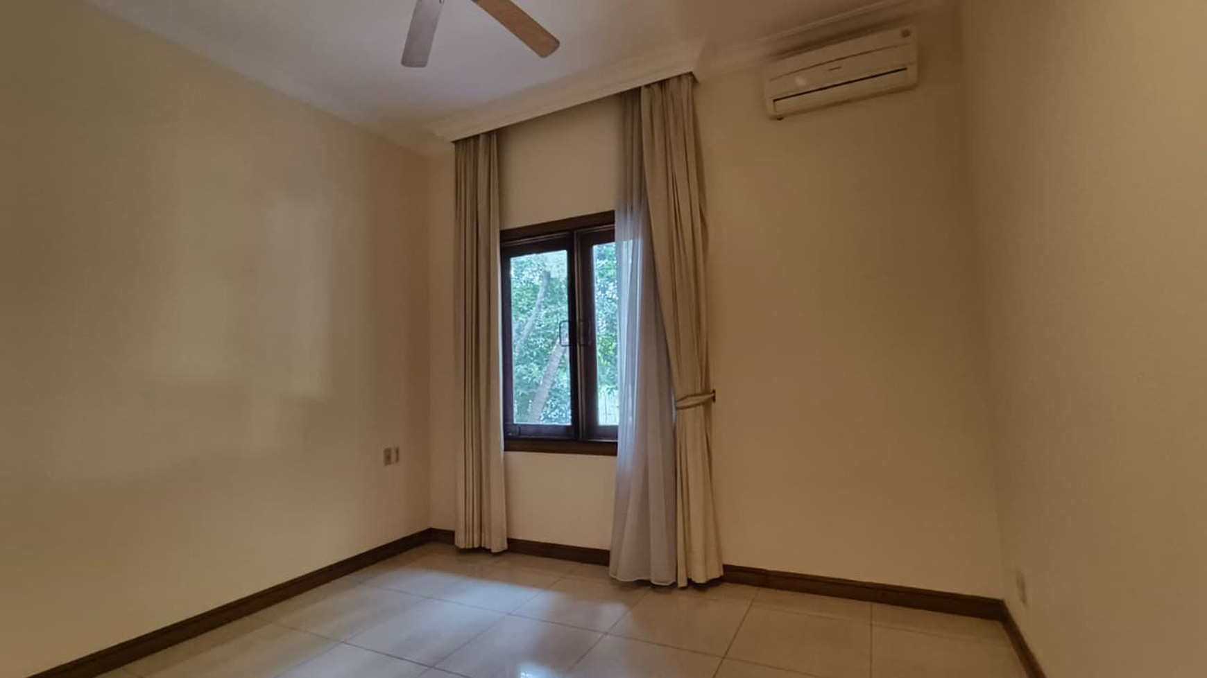 Rumah disewakan di Pondok Indah - Tenang dan Aman
