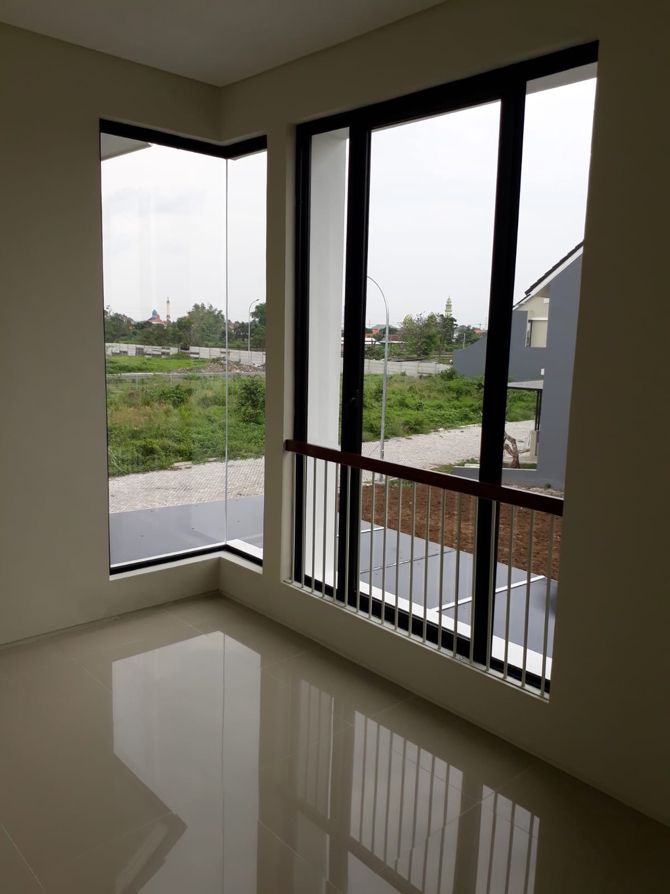 DIJUAL & DISEWAKAN RUMAH SIAP HUNI NORTHWEST HILL, Citraland, Surabaya Barat