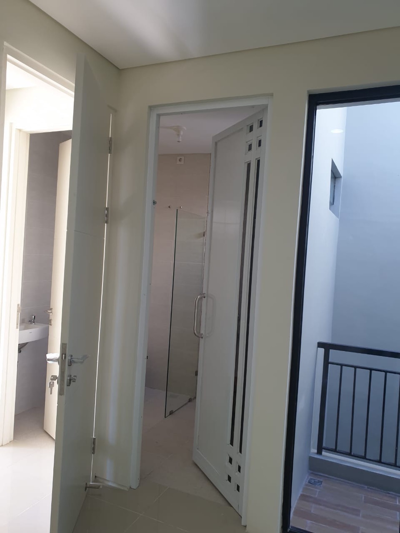 DIJUAL & DISEWAKAN RUMAH SIAP HUNI NORTHWEST HILL, Citraland, Surabaya Barat
