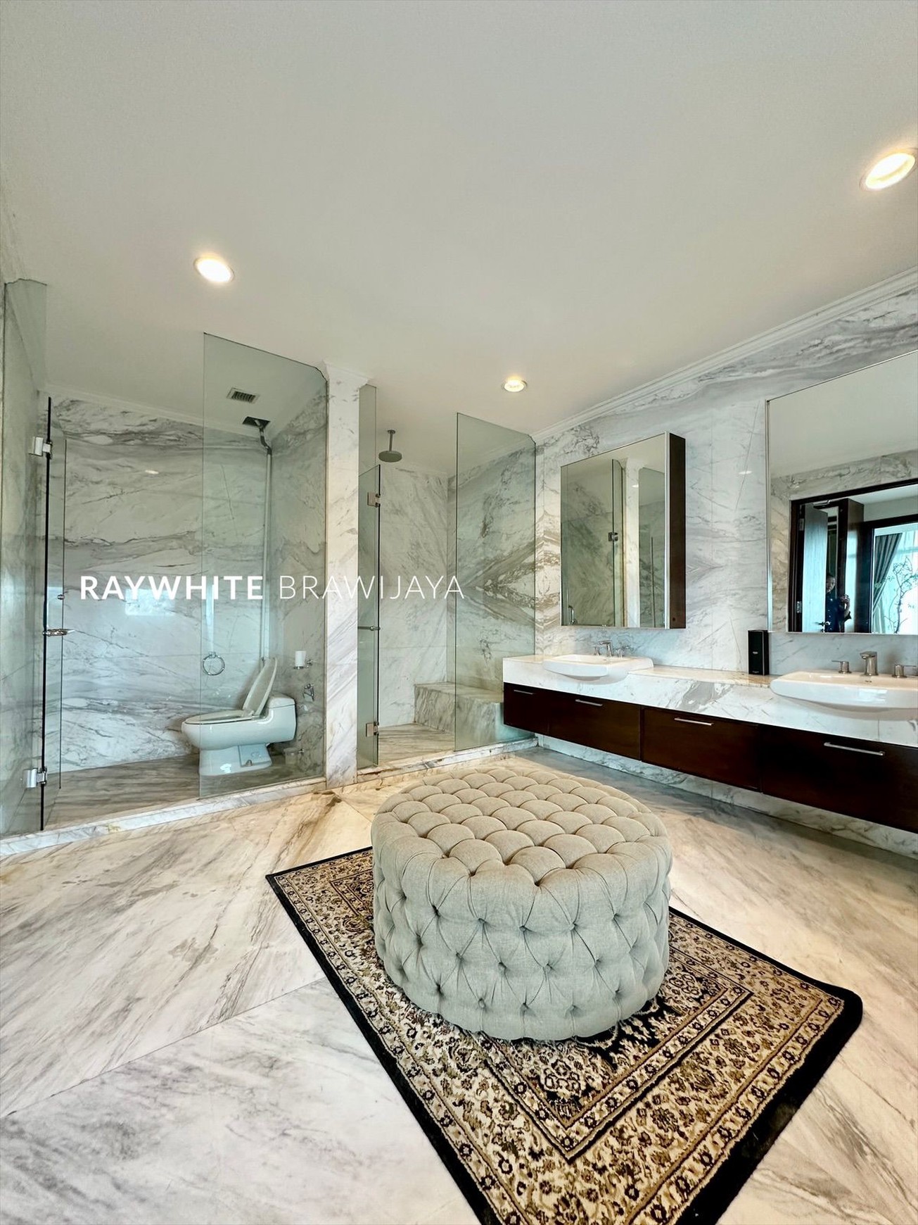 Essence Darmawangsa East Towe City View