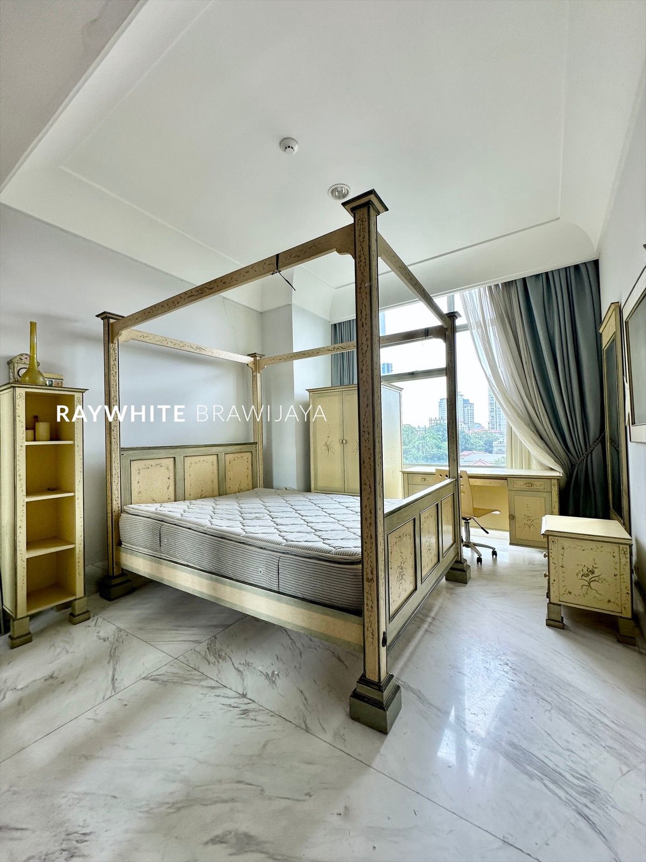 Essence Darmawangsa East Towe City View