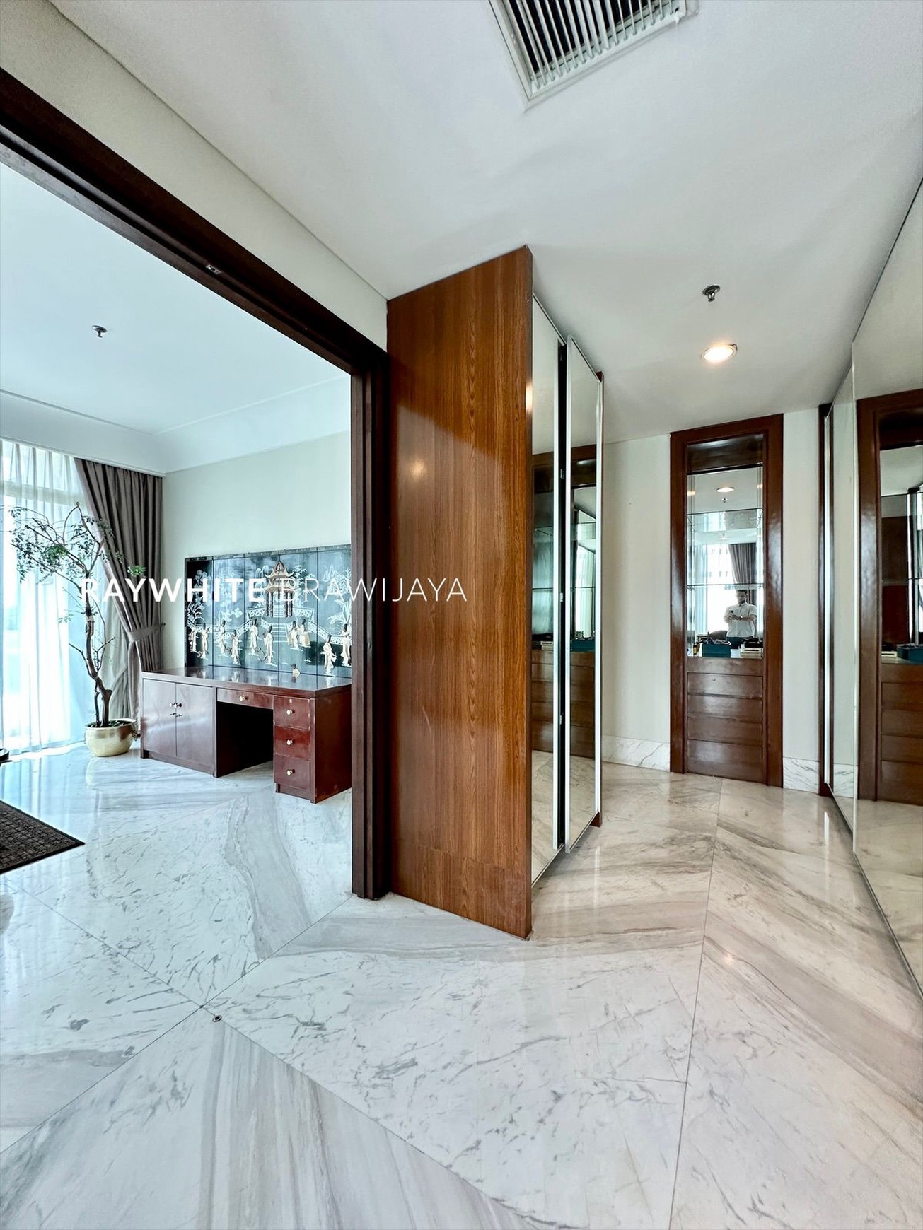 Essence Darmawangsa East Towe City View