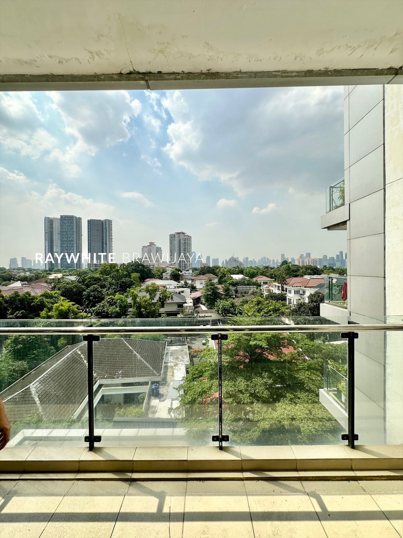 Essence Darmawangsa East Towe City View