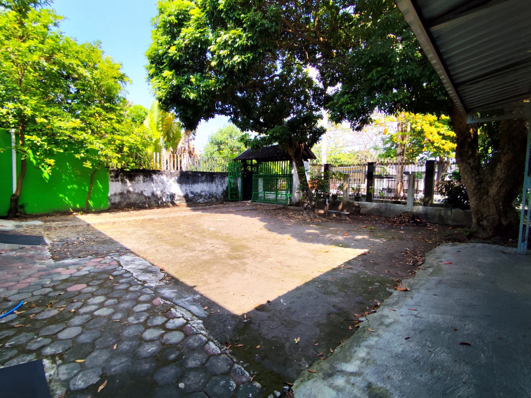 Disewakan Bangunan Komersil 610 Meter Dekat RS Happy Land, Baciro, Gondokusuman, Yogyakarta.