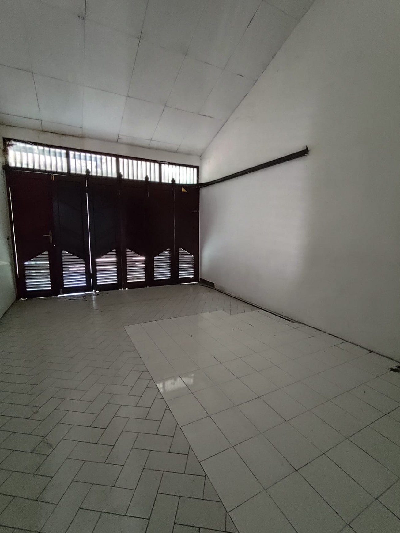 Disewakan Bangunan Komersil 610 Meter Dekat RS Happy Land, Baciro, Gondokusuman, Yogyakarta.