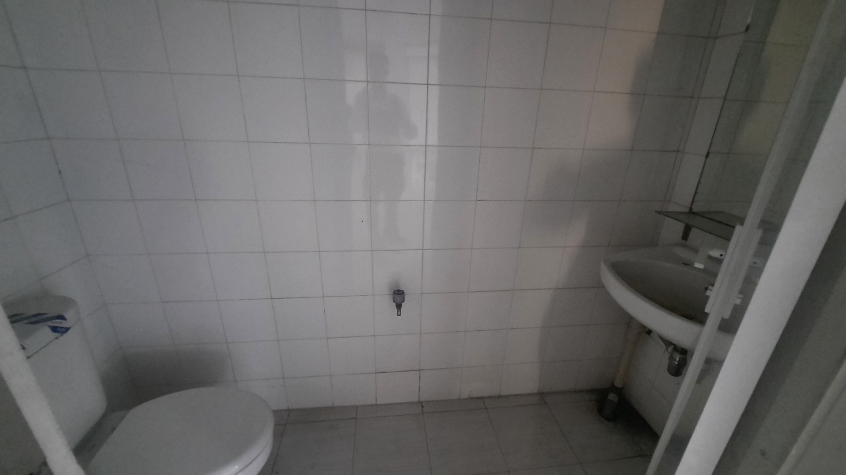 GUDANG/PABRIK DAN KANTOR SIAP PAKAI DI LOKASI STRATEGIS DIKAWASAN INDUSTRI JABABEKA CIKARANG