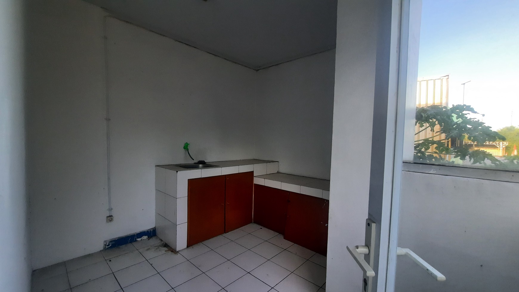 GUDANG/PABRIK DAN KANTOR SIAP PAKAI DI LOKASI STRATEGIS DIKAWASAN INDUSTRI JABABEKA CIKARANG