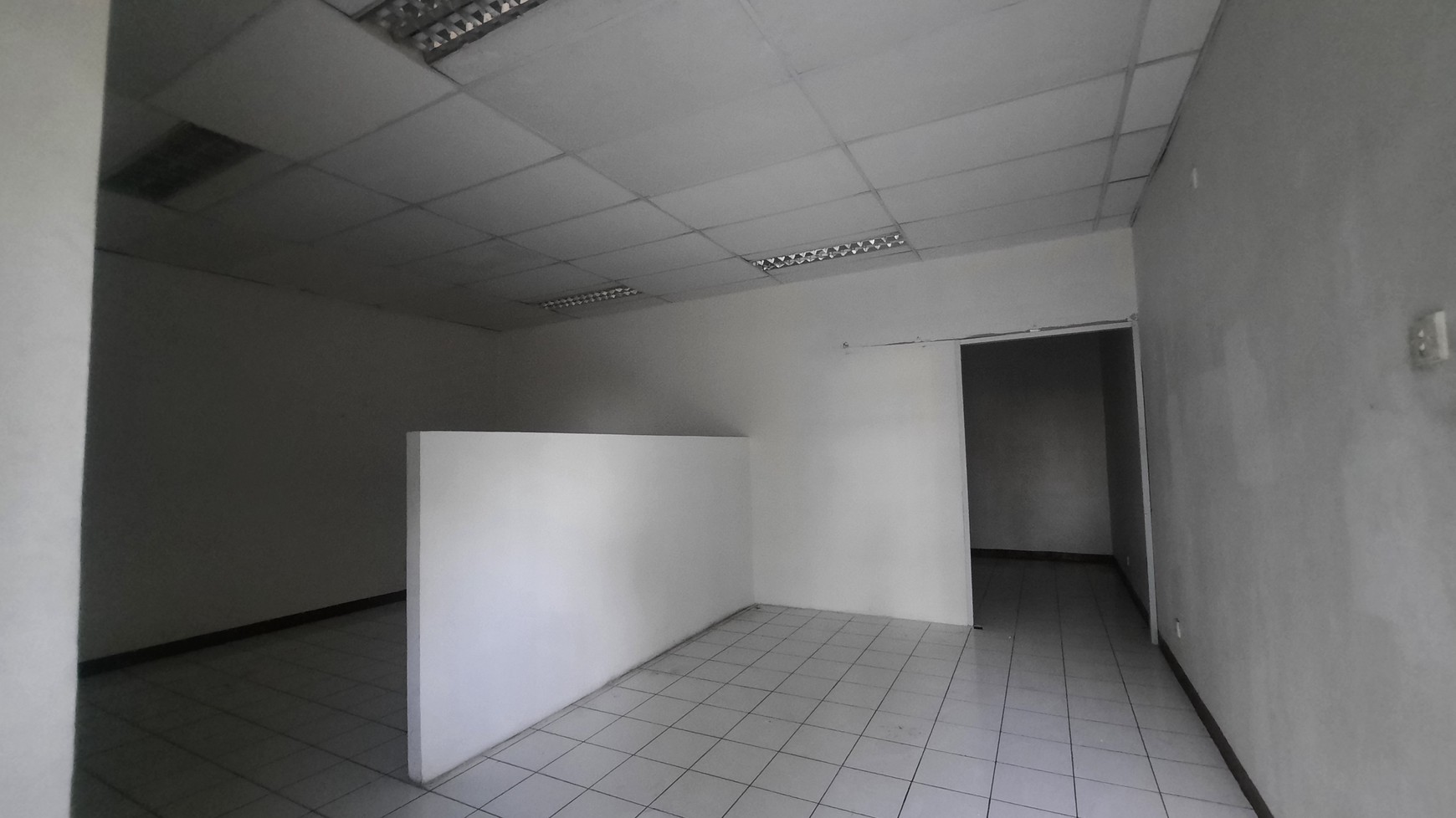 GUDANG/PABRIK DAN KANTOR SIAP PAKAI DI LOKASI STRATEGIS DIKAWASAN INDUSTRI JABABEKA CIKARANG