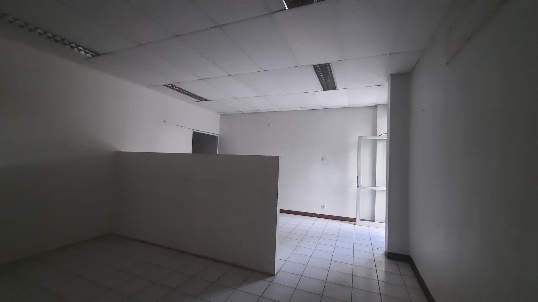 GUDANG/PABRIK DAN KANTOR SIAP PAKAI DI LOKASI STRATEGIS DIKAWASAN INDUSTRI JABABEKA CIKARANG