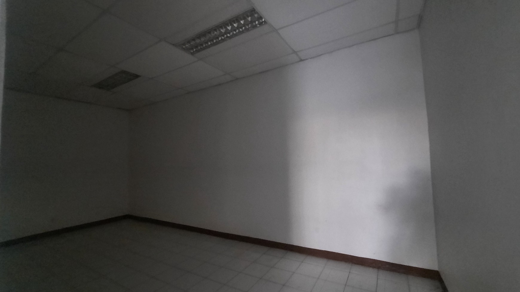 GUDANG/PABRIK DAN KANTOR SIAP PAKAI DI LOKASI STRATEGIS DIKAWASAN INDUSTRI JABABEKA CIKARANG