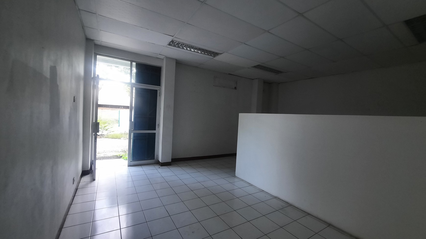 GUDANG/PABRIK DAN KANTOR SIAP PAKAI DI LOKASI STRATEGIS DIKAWASAN INDUSTRI JABABEKA CIKARANG