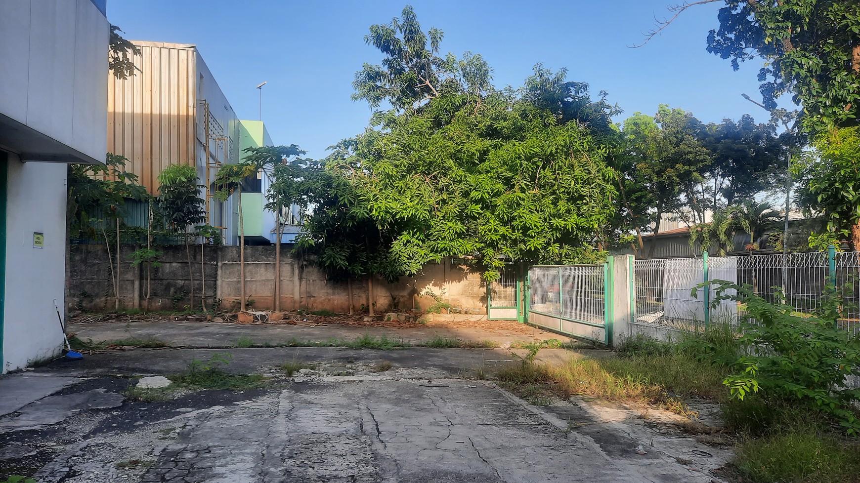 GUDANG/PABRIK DAN KANTOR SIAP PAKAI DI LOKASI STRATEGIS DIKAWASAN INDUSTRI JABABEKA CIKARANG