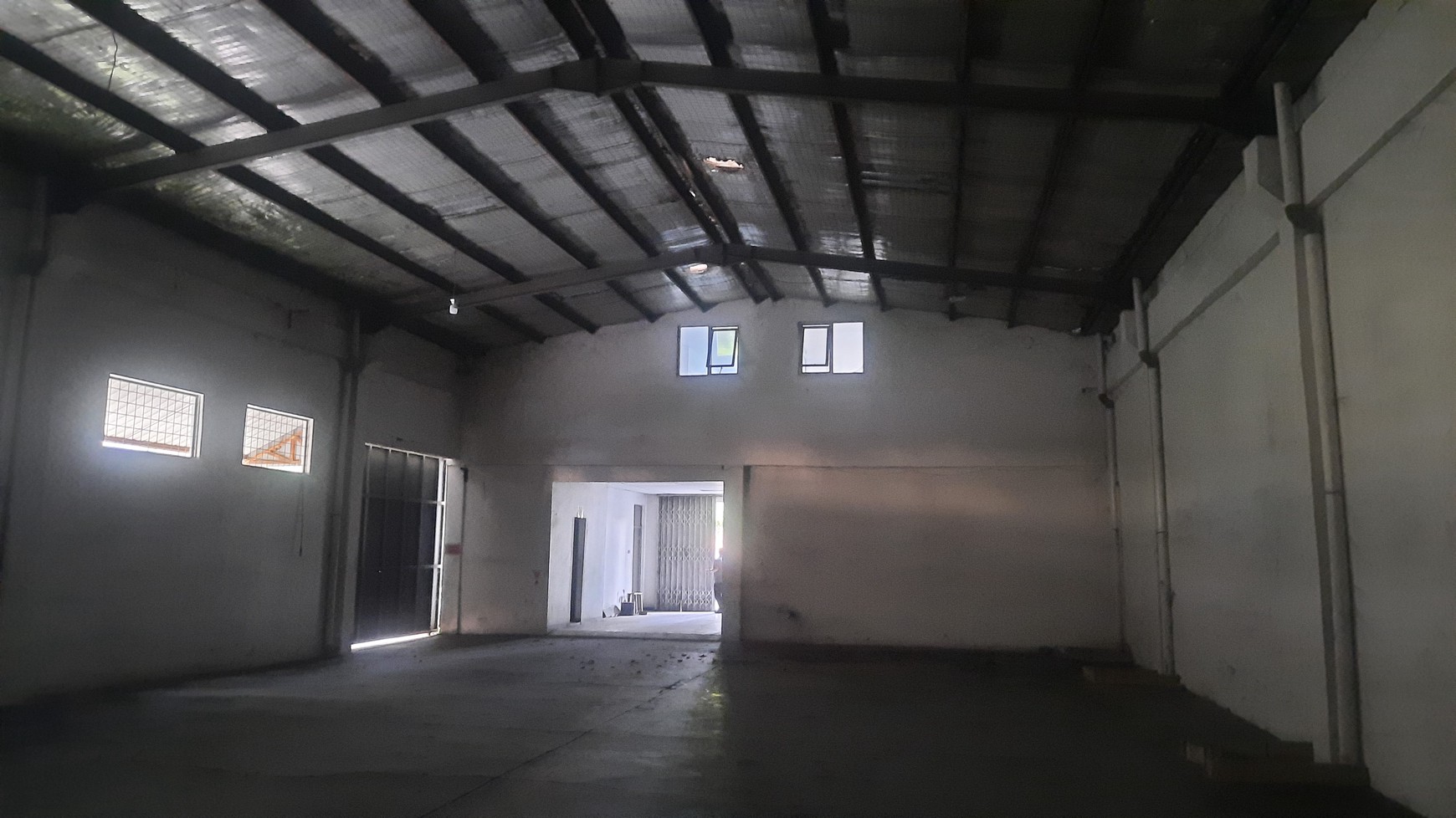 GUDANG/PABRIK DAN KANTOR SIAP PAKAI DI LOKASI STRATEGIS DIKAWASAN INDUSTRI JABABEKA CIKARANG