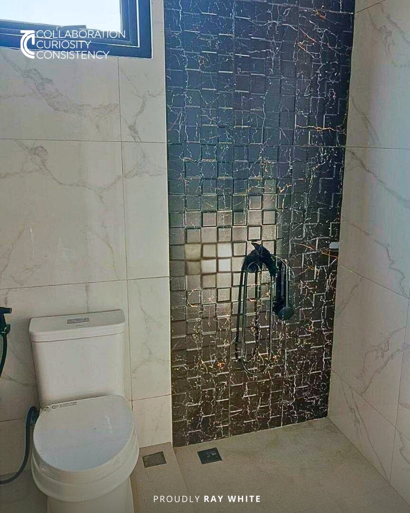 Jual Rumah 2 Lantai Rumah Baru, Mewah , Murah di Grand Pakuwon Cluster North Victoria  Surabaya Barat Dekat Dekat Stasiun dan Dekat Gerbang Tol Tandes