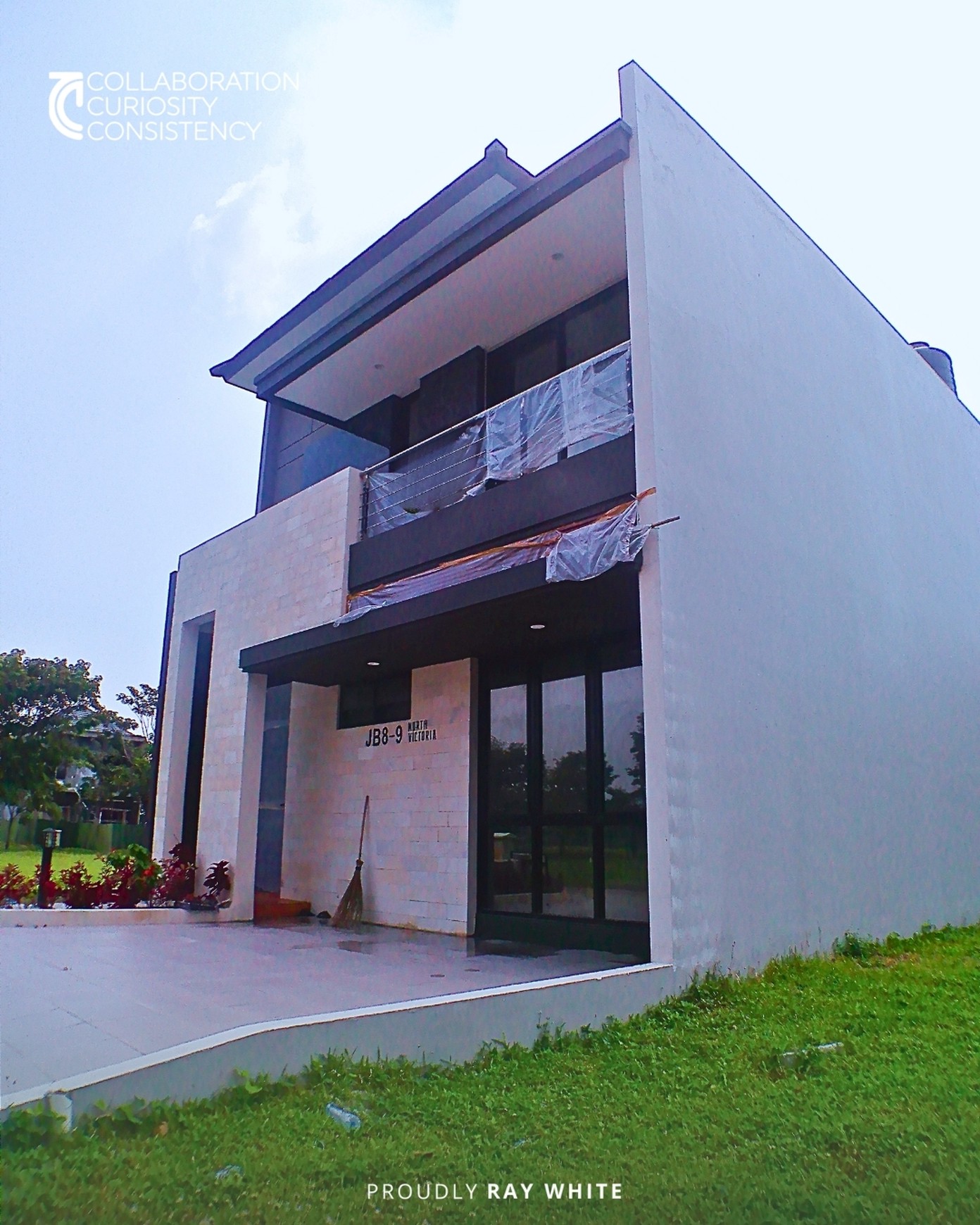 Jual Rumah 2 Lantai Rumah Baru, Mewah , Murah di Grand Pakuwon Cluster North Victoria  Surabaya Barat Dekat Dekat Stasiun dan Dekat Gerbang Tol Tandes