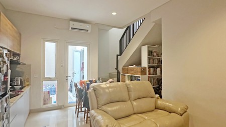 Rumah Modern Minimalis di The Savia BSD City