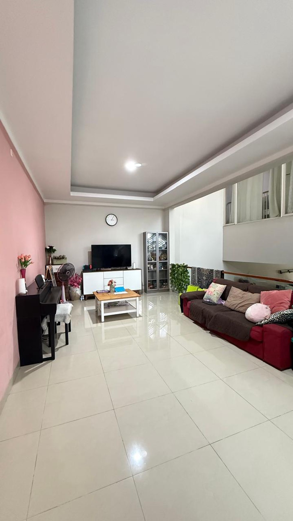Rumah 2½ Lantai Siap Huni dengan 4 KT dan 4 Km SHM Semi Furnished @Bintaro, Sektor 7