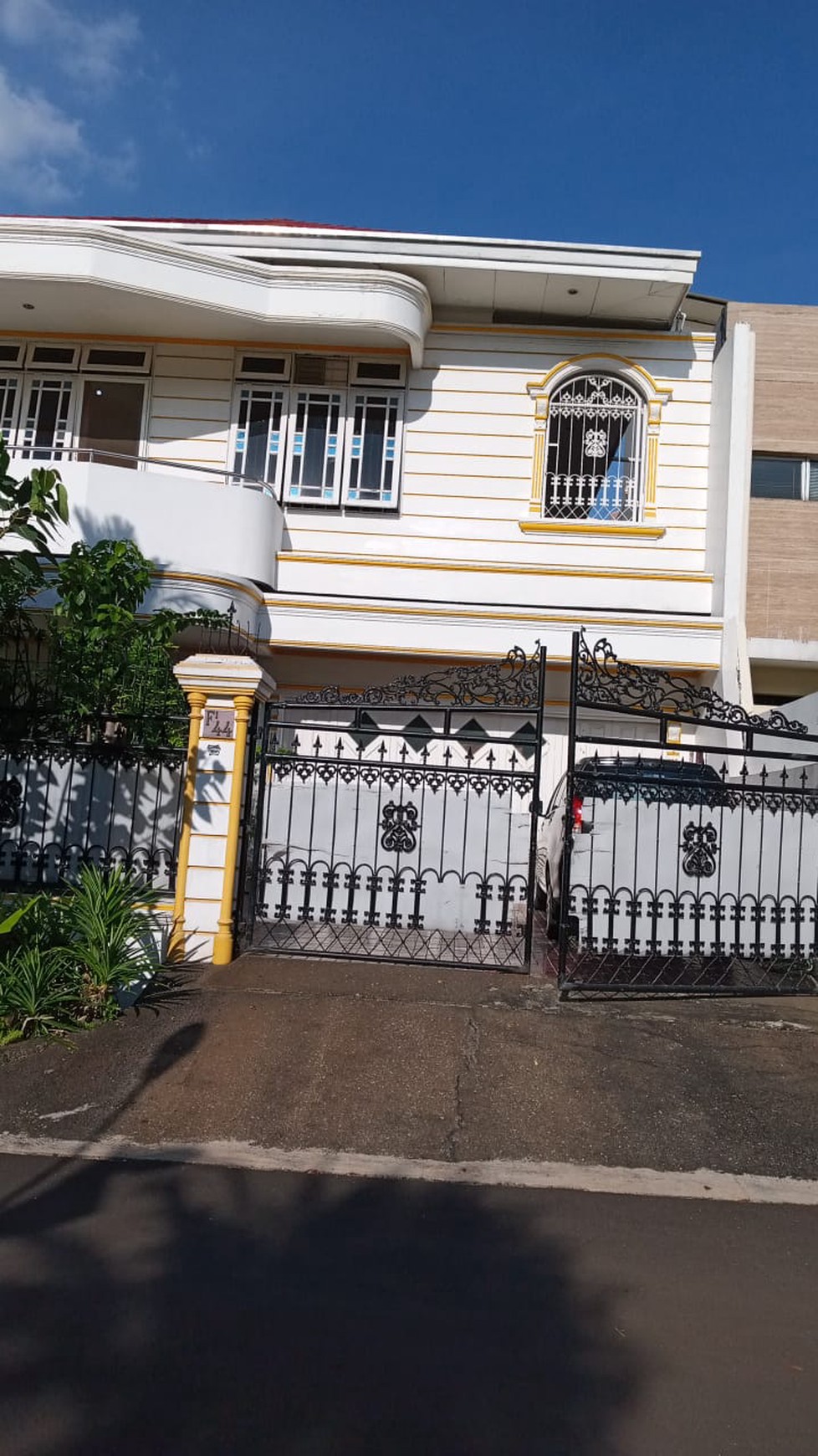 DIJUAL KOMPLEK INTERCON TAMAN KEBON JERUK KEMBANGAN JAKARTA BARAT