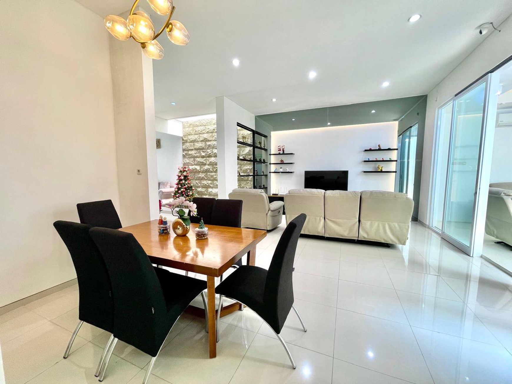 Dijual Rumah Minimalis Woodland Citraland Surabaya