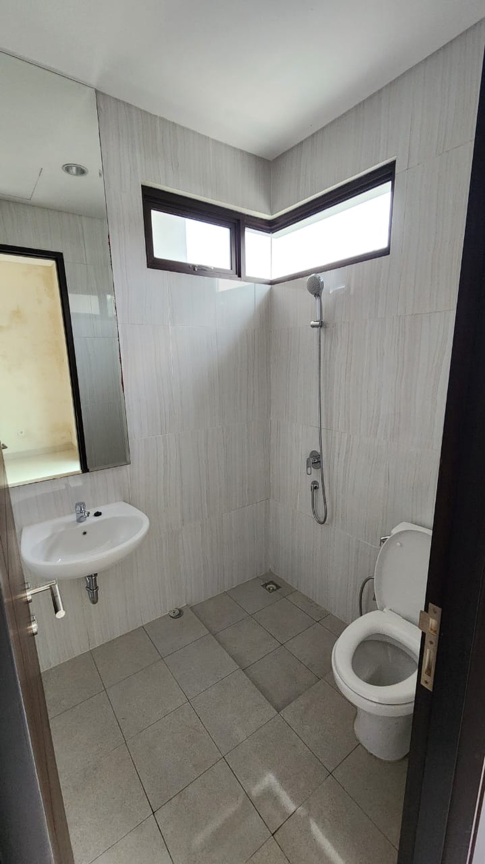 Turun  Harga Rumah 2 lantai di dalam cluster Podomoro Golf View Residence