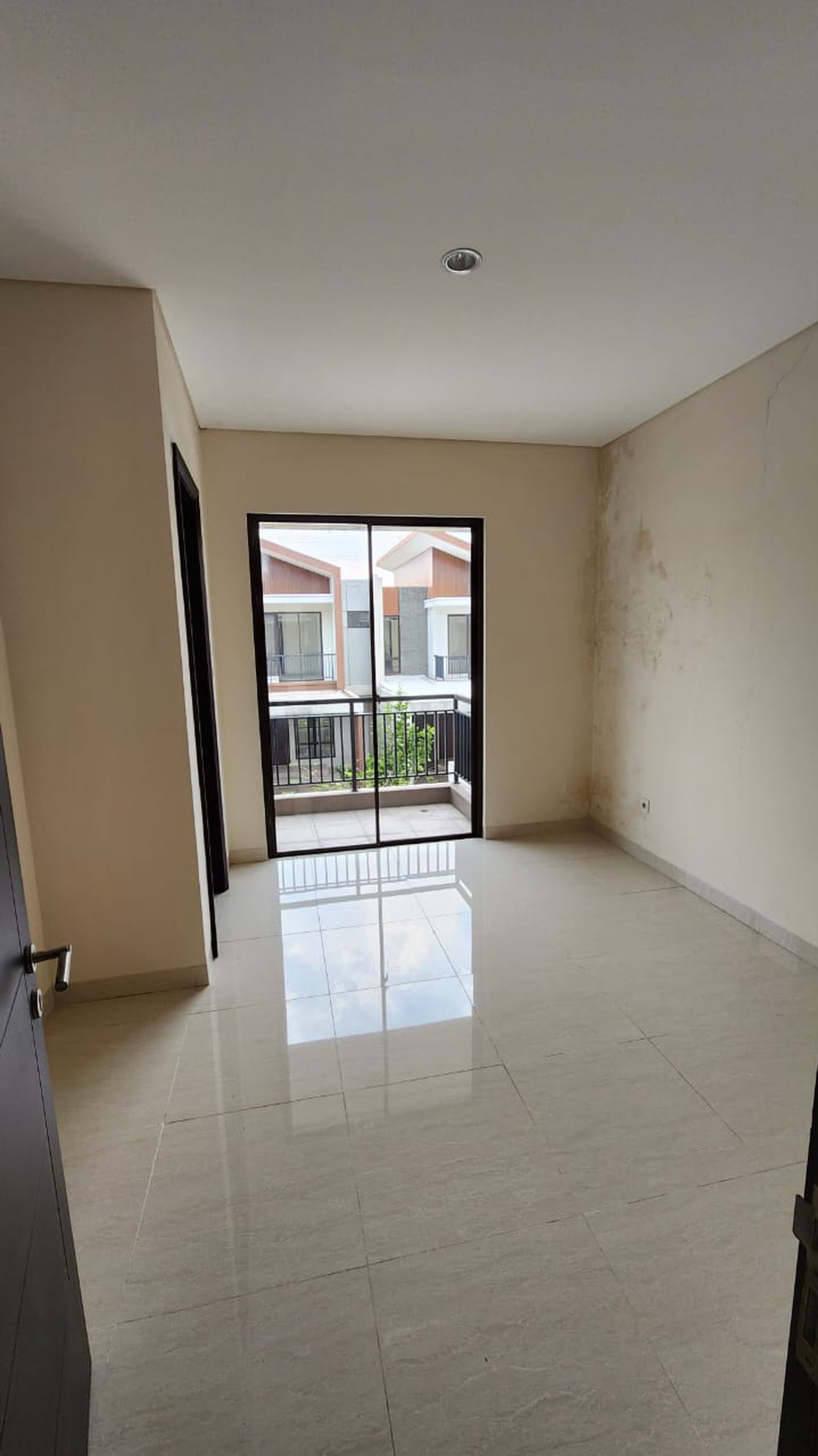 Turun  Harga Rumah 2 lantai di dalam cluster Podomoro Golf View Residence