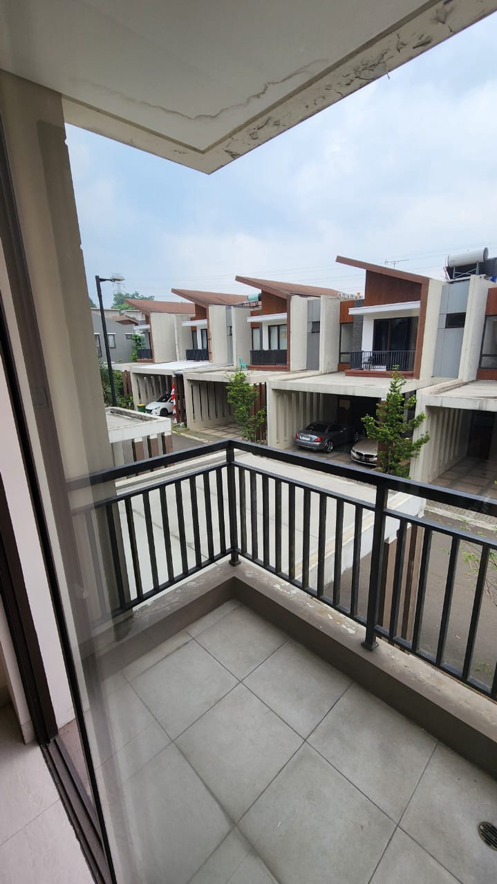 Turun  Harga Rumah 2 lantai di dalam cluster Podomoro Golf View Residence