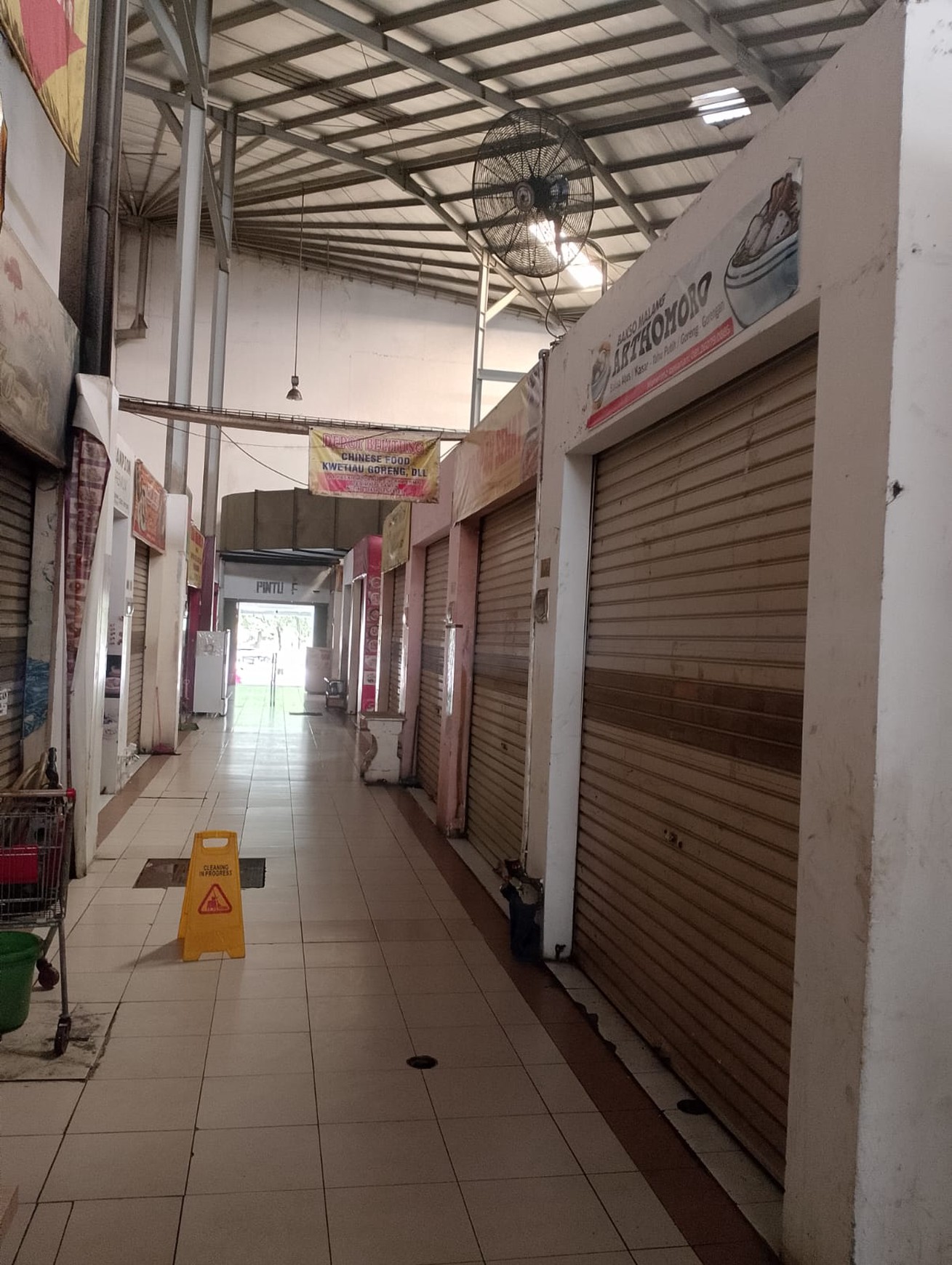 Jual Stand/Kios Murah Strategis di Pasar Modern Puncak Permai Surabaya Barat