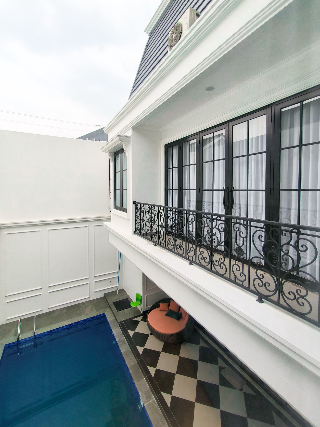 Rumah posisi hoek,dalam cluster di Bintaro Jaya 7
