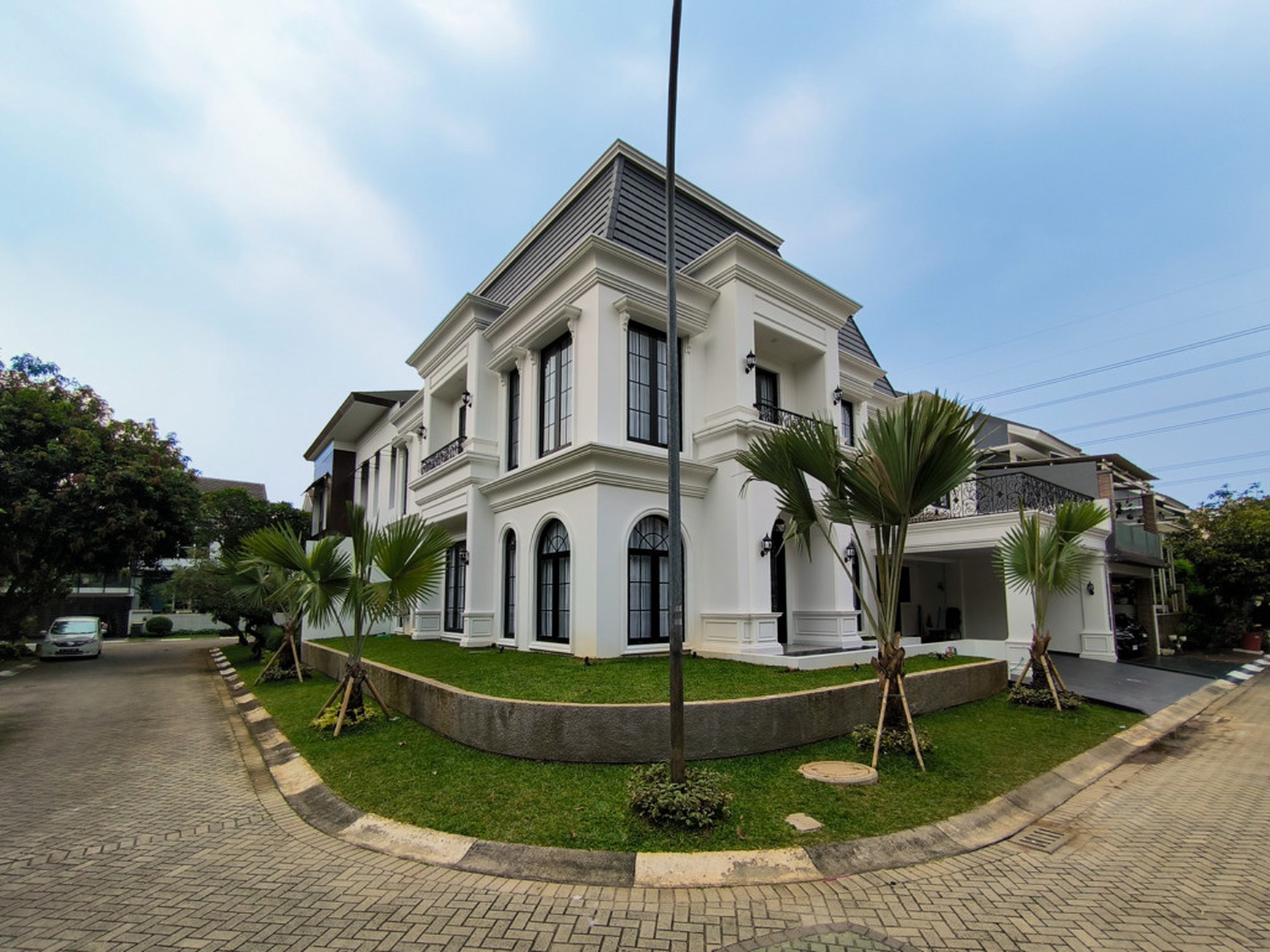 Rumah posisi hoek,dalam cluster di Bintaro Jaya 7