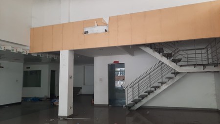GEDUNG 2 LANTAI DI MAMPANG PRAPATAN