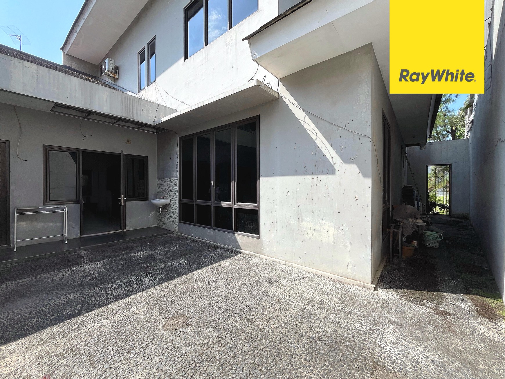 Rumah Kuldesak di Kota Wisata, Cibubur