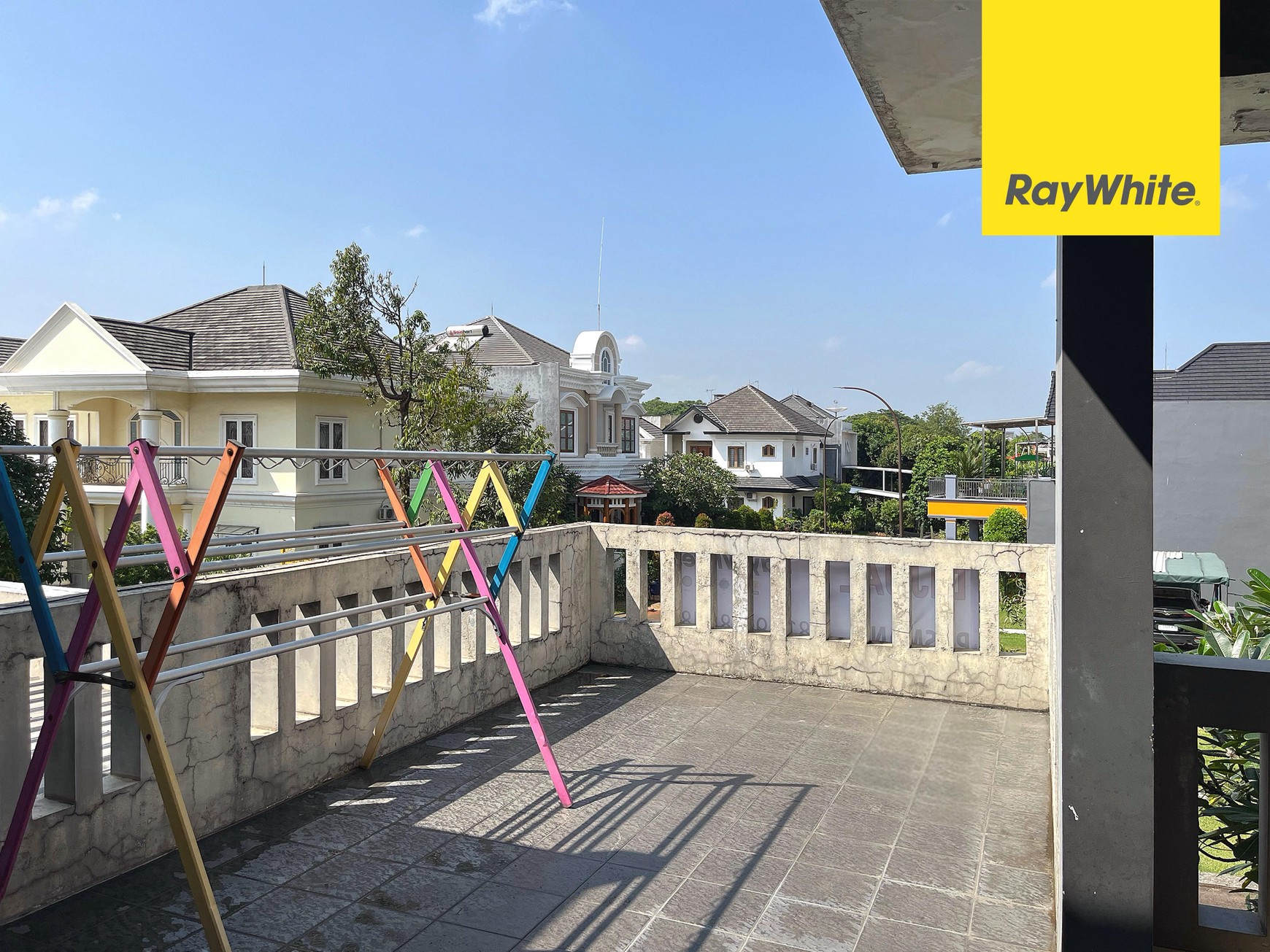 Rumah Kuldesak di Kota Wisata, Cibubur