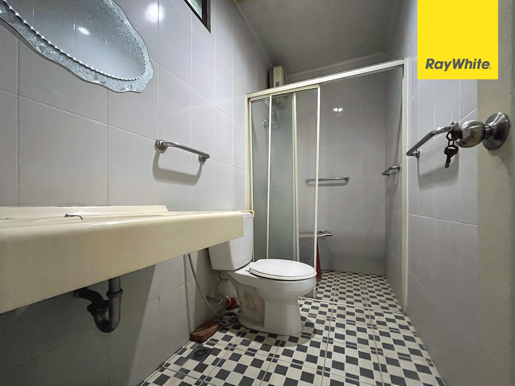 Rumah Kuldesak di Kota Wisata, Cibubur