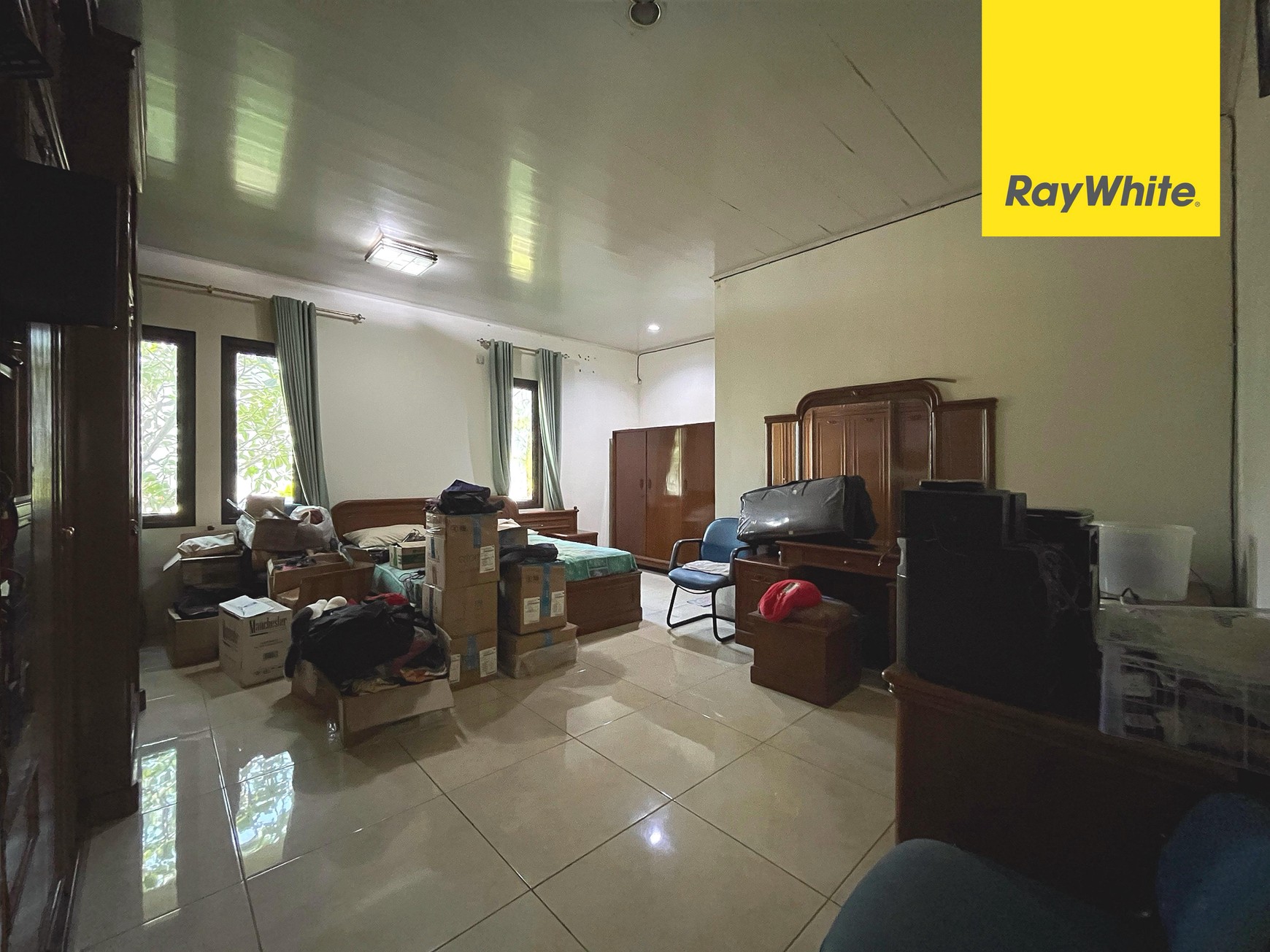 Rumah Kuldesak di Kota Wisata, Cibubur