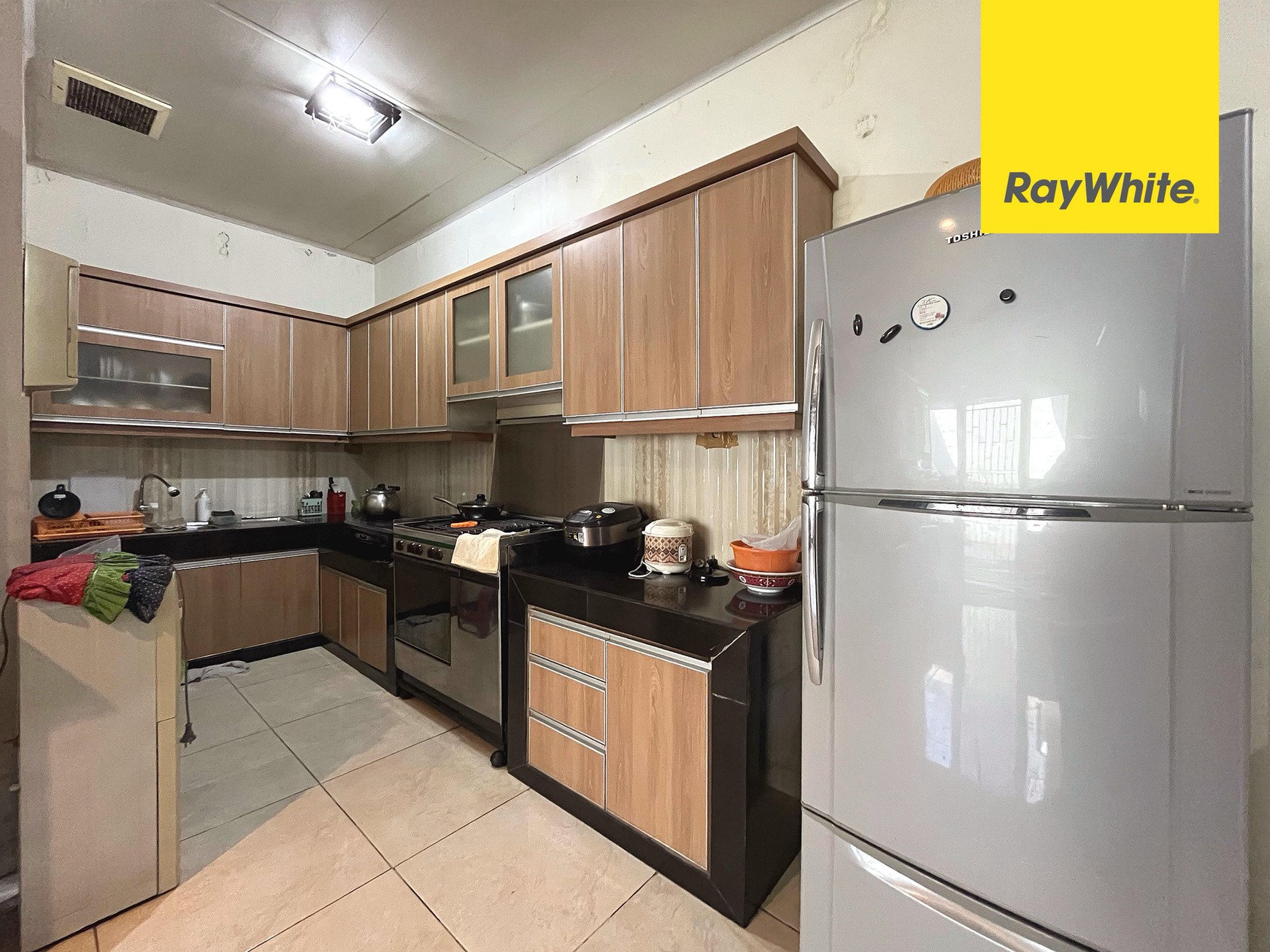 Rumah Kuldesak di Kota Wisata, Cibubur