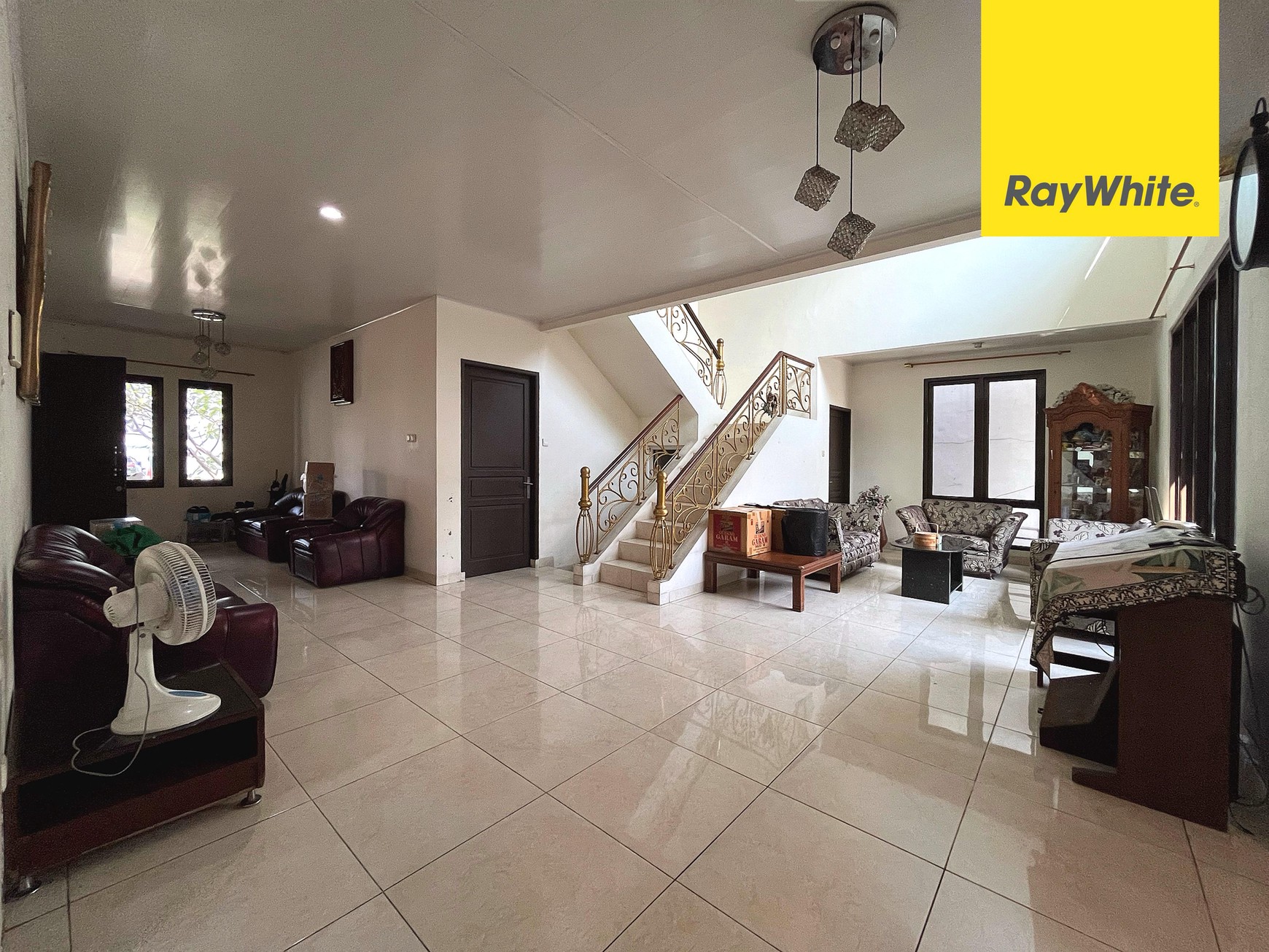 Rumah Kuldesak di Kota Wisata, Cibubur