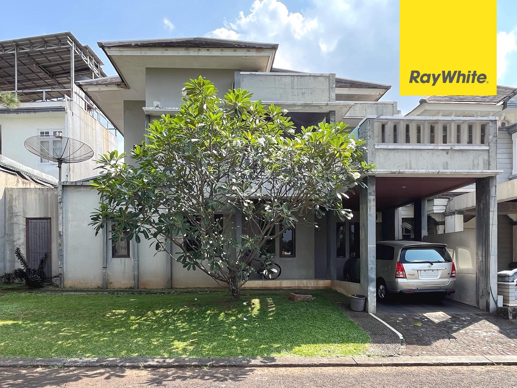 Rumah Kuldesak di Kota Wisata, Cibubur